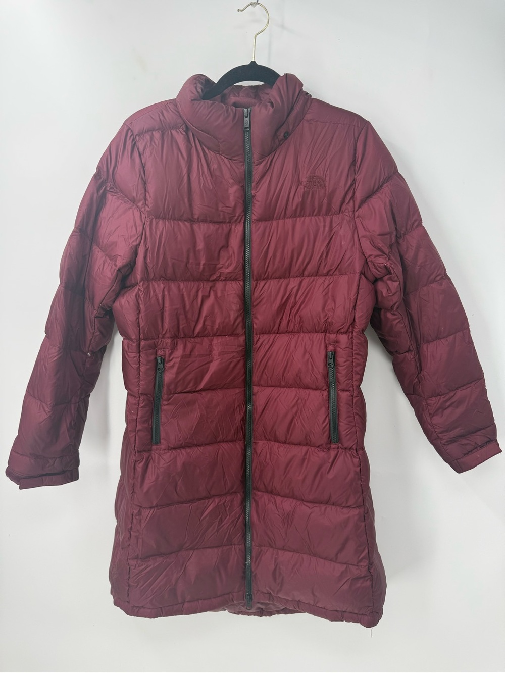 Women's Medium The North Face Puffer Coat in Burgundy Used